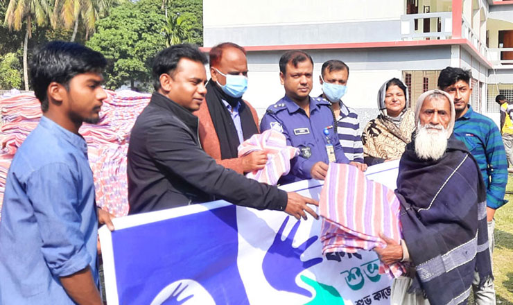 বসুন্ধরার সহায়তায় শীতার্তদের মুখে হাসি ফুটালো শুভসংঘ