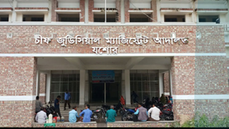 নির্বাচনে জয়ী হয়েই ২৬ জনের বিরুদ্ধে আদালতে মামলা করলেন চেয়ারম্যান 