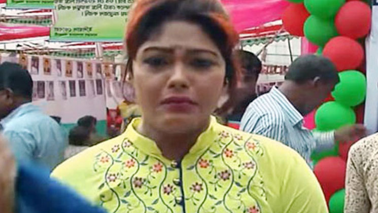 এবার কাঁদলেন নাসরিন