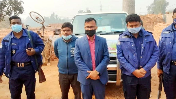 ইটের পরিমাপ কম থাকায় দুই ভাটামালিককে জরিমানা