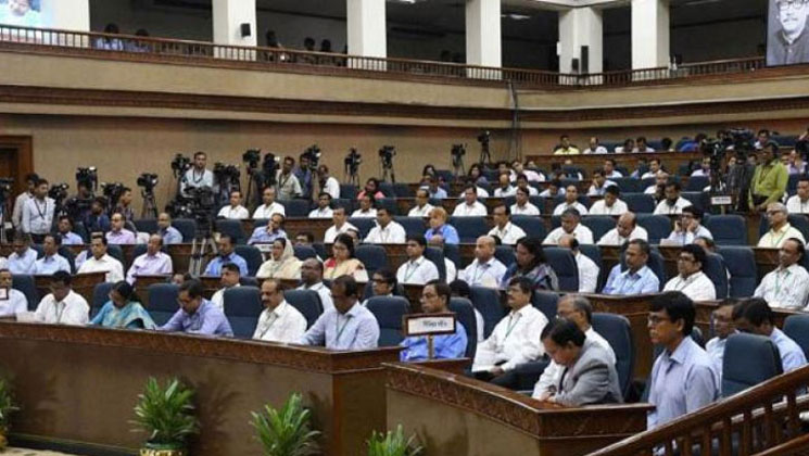 ডিসিদের জনমুখী হওয়ার তাগিদ