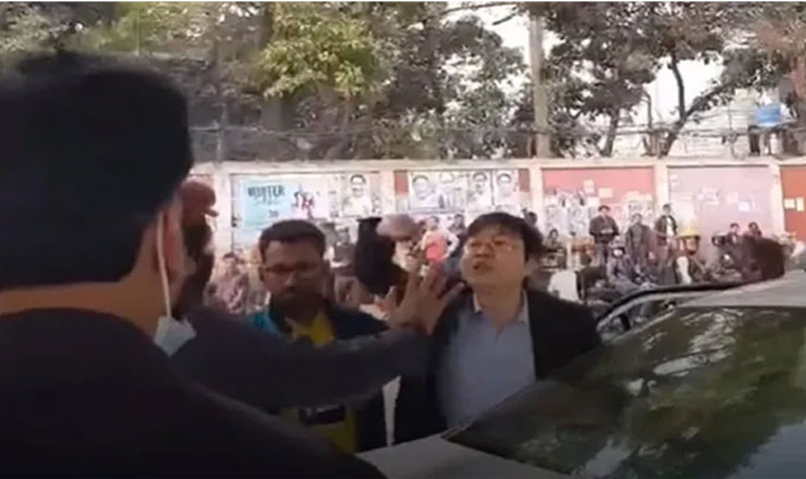 পুলিশ সার্জেন্ট টাকা চাননি, ক্ষমা চেয়েছেন সেই চীনা নাগরিক