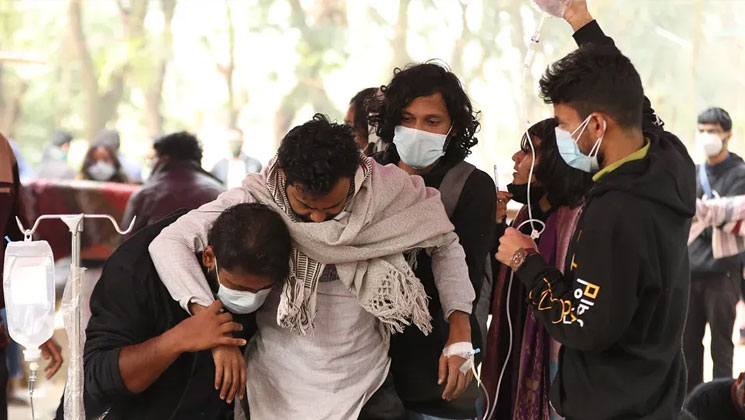 অনশন ভাঙেননি শিক্ষার্থীরা, ১১ জন হাসপাতালে