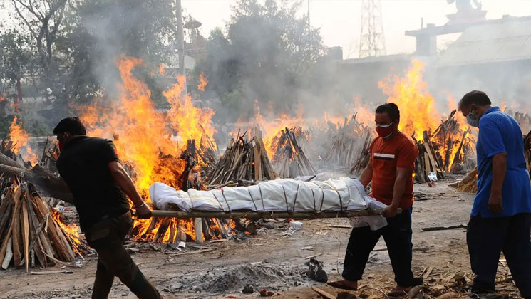 ভারতে একদিনে শনাক্ত প্রায় সাড়ে ৩ লাখ, মৃত্যু ৭ শতাধিক