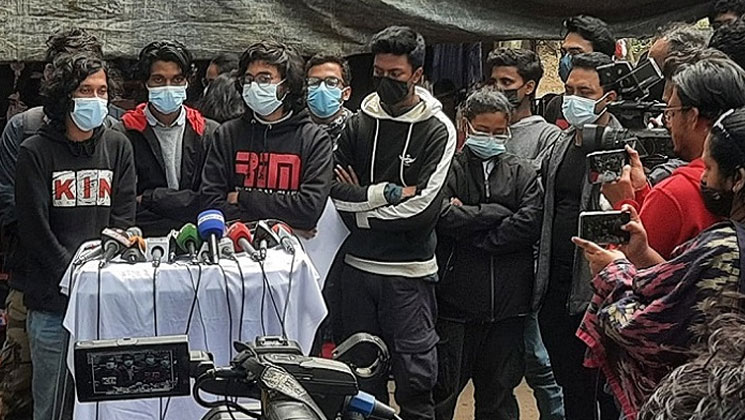 শাবিপ্রবির আন্দোলনকারীদের ৬ অ্যাকাউন্ট বন্ধ