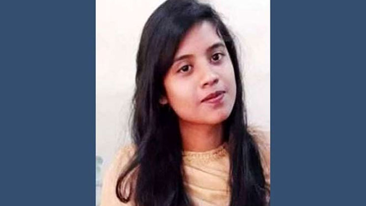 ড্রাইভিং শিখতে গিয়ে প্রাণ গেল তরুণীর