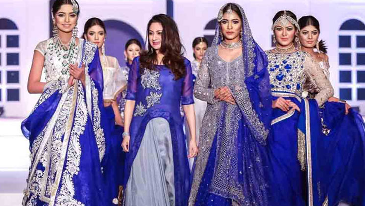 বাংলাদেশি তরুনীর বলিউড জয়, মুগ্ধ মালাইকা থেকে অম্বানী