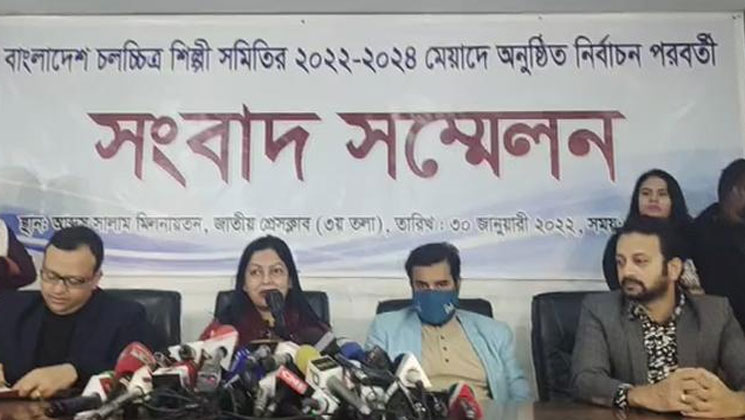 ভোটের দিন চুমু চেয়েছিলেন পীরজাদা, গুরুতর অভিযোগ নিপুনের (ভিডিও)
