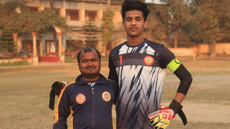 দুর্ঘটনায় নাটোর জেলা ফুটবল দলের গোলরক্ষক সাফায়েত নিহত