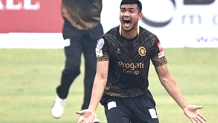 টাকা না পেলে বিপিএল ছাড়ার হুমকি : যা বললেন তাসকিন