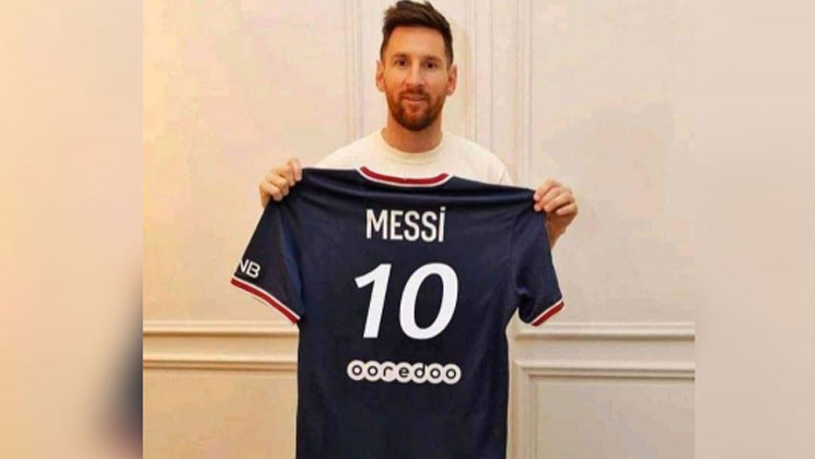 পিএসজির দশ নম্বর জার্সি গায়ে খেলেছেন মেসি