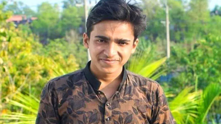 রাবিতে সড়ক দুর্ঘটনায় যেভাবে ট্রাকটি চাপা দেয় সেই শিক্ষার্থীকে