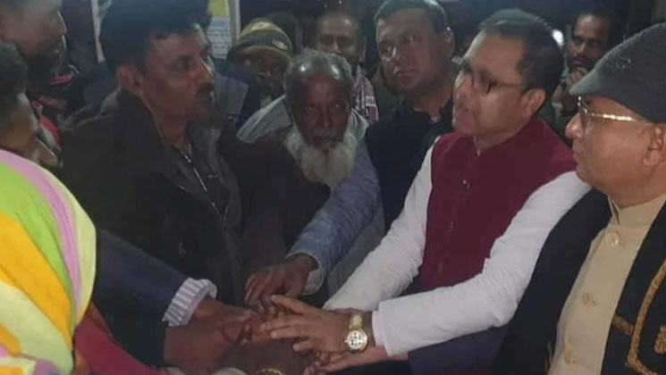 নৌকা জেতাতে সব মেম্বার প্রার্থীদের শপথ করালেন নেতারা! (ভিডিও)