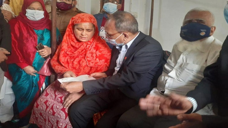 পাঁচ লাখ টাকা পেল পরিবার, হিমেলের মা পাবেন আজীবন চিকিৎসা ভাতা 