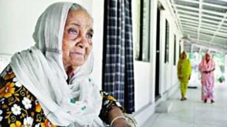 বৃদ্ধাশ্রমে মা-বাবার আর্তনাদ, সন্তানরা সবাই উচ্চস্তরে কর্মকর্তা