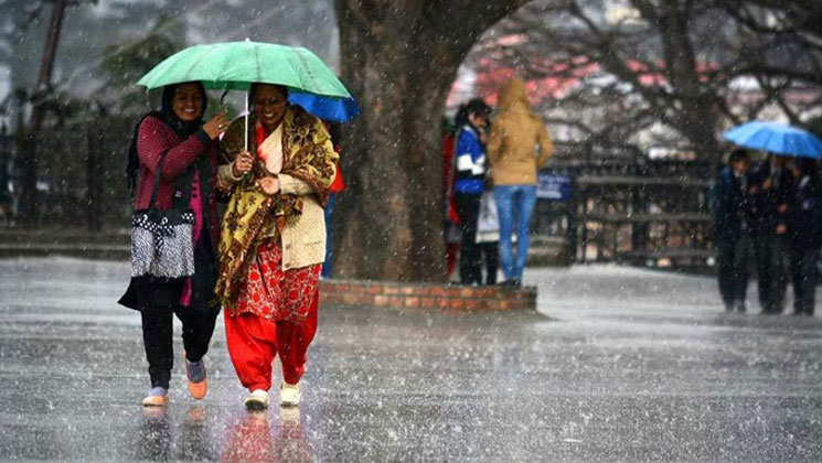 রাজধানীতে আঁধার, মাঘের শীতে বাতাসের সঙ্গে বৃষ্টি