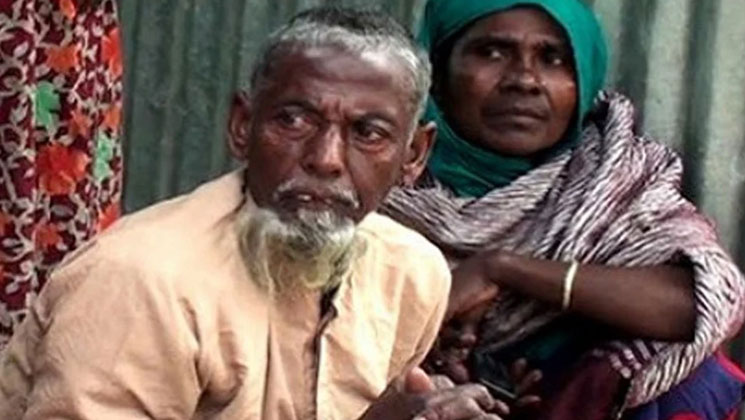 ছেলে ভালোবেসে বিয়ে করায় আড়াই বছর ধরে গ্রামছাড়া কৃষক পরিবার