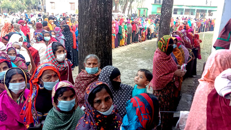 যশোর কেশবপুরে স্থগিত কেন্দ্রে শান্তিপূর্ণ পরিবেশে ভোট গ্রহণ শুরু 