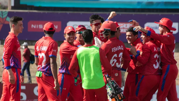 ইংল্যান্ডে আশ্রয় চাইলেন চার আফগান