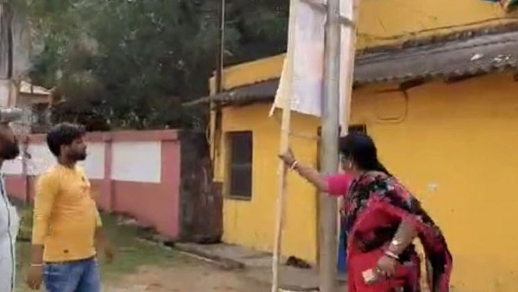দলের মনোনয়ন না পেয়ে বিজেপি নেত্রীর কাণ্ড (ভিডিও)