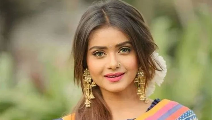 জীবন বাজি রেখে রাতে লঞ্চ থেকে নদীতে ঝাঁপ দেন তিশা, অতঃপর…