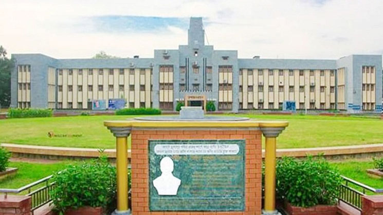 পর্নোগ্রাফি মামলায় রাবি কর্মচারী কারাগারে, বরখাস্তে প্রশাসনের গড়িমসি
