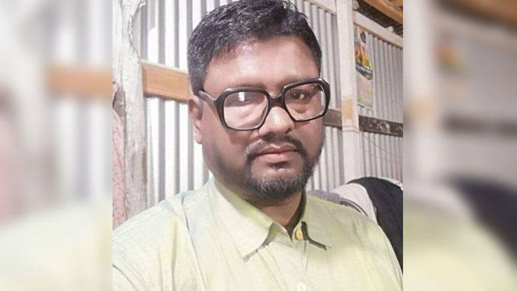 ছাত্রীকে ধর্ষণের চেষ্টা, শিক্ষককে জুতাপেটা