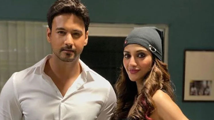 ভালোবাসা দিবসে নুসরাতের গোপন তথ্য ফাঁস করলেন যশ