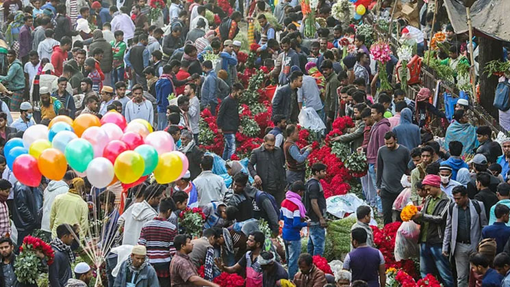 ভালোবাসা দিবসে আরও রঙিন হলো বসন্ত 