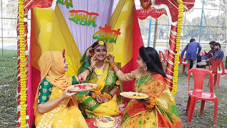 ক্যাম্পাসে ইবি ছাত্রীর গয়ে হলুদ