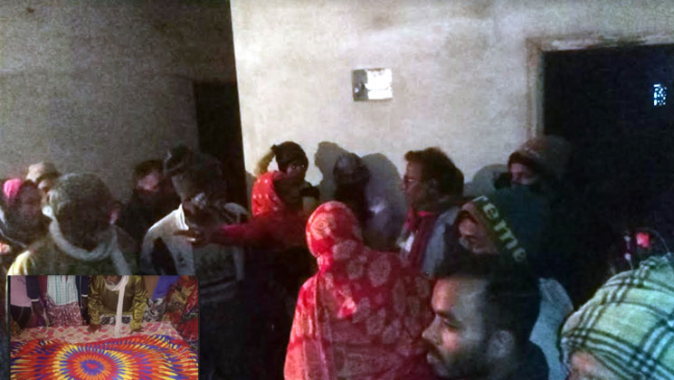 সম্পত্তির ভাগ চেয়ে মায়ের লাশ দাফনে দুই ছেলের বাধা 