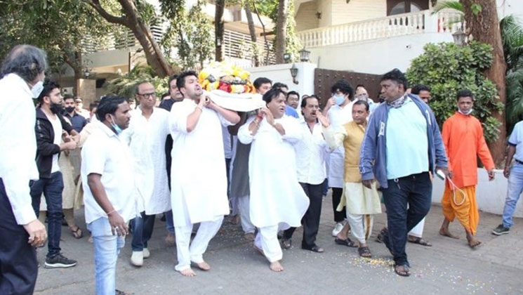 বাপ্পি লাহিড়ীর বিদায় জানাতে শেষযাত্রায় প্রিয়জন ও ভক্তরা
