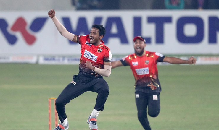 শ্বাসরুদ্ধকর ম্যাচে শিরোপা কুমিল্লার