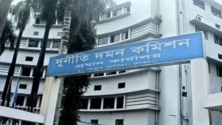 দুর্নীতির বিরুদ্ধে অবস্থান নিয়ে হেনস্থার শিকার হলে তার কী প্রভাব হতে পারে?