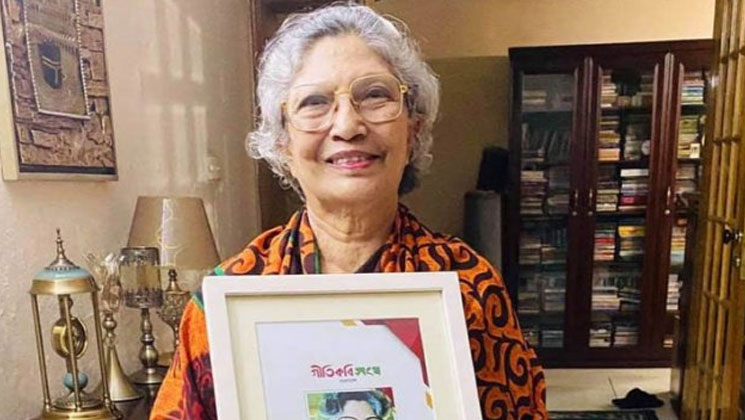 চলে গেলেন কাজী রোজী