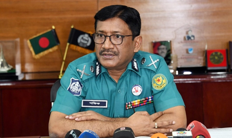 কর্মচারী টিকা না নিলে দোকান বন্ধ করে দেব: ডিএমপি কমিশনার