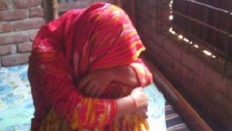 অনৈতিক প্রস্তাব রাজি হননি মা, মেয়ের লাশ মিলল আবর্জনার স্তুপে