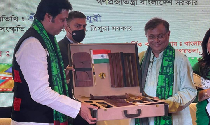 বাংলাদেশ-ভারত বন্ধন রক্তের অক্ষরে লেখা, আগরতলায় চলচ্চিত্র উৎসবে তথ্যমন্ত্রী 