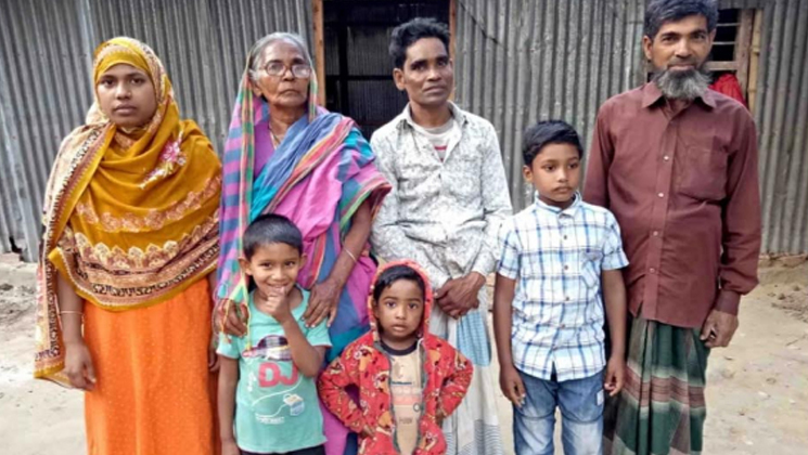 ১৪ বছর পর সন্তানদের কাছে ফিরে এলেন মিনহাজ 