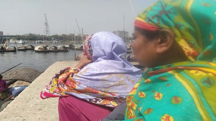 শীতলক্ষ্যায় বাল্কহেডের ধাক্কায় নৌকাডুবি, নিখোঁজ ৩