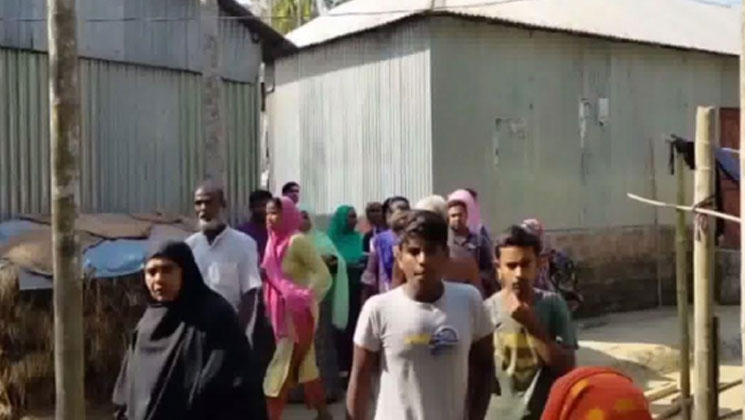 দোয়া চাইতে গিয়ে বড় ভাইয়ের দায়ের কুপে খুন হলেন ছোট ভাই 