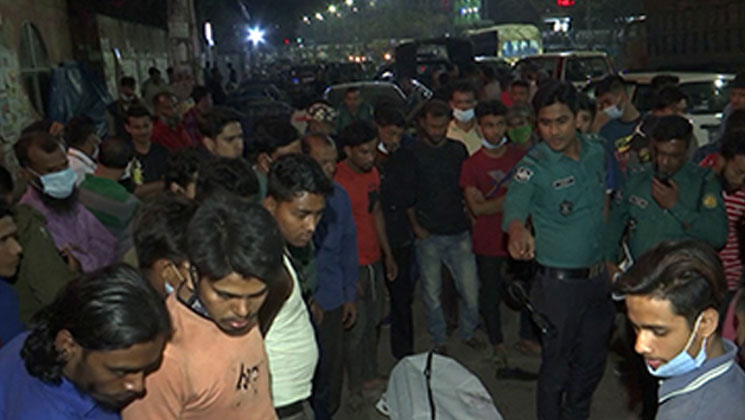 বেপরোয়া গতিতে প্রাণ গেল মোটরসাইকেল আরোহীর
