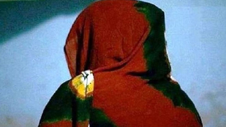 রাস্তা থেকে তুলে নিয়ে স্বামীকে বেঁধে রেখে স্ত্রীকে গণধর্ষণ