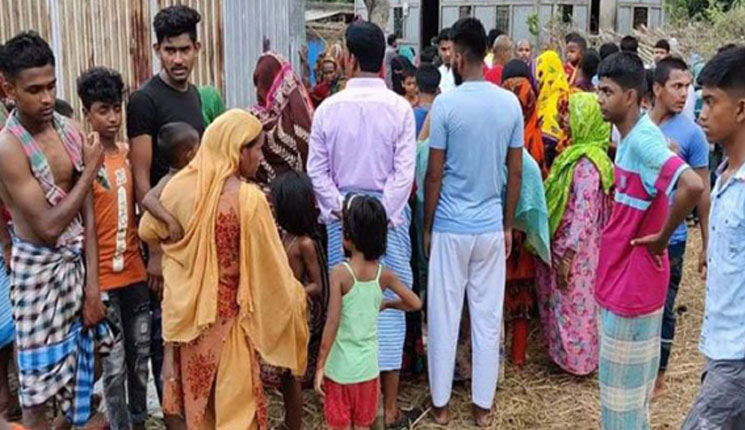ফ্রি ফায়ার খেলতে নিষেধ করায় মায়ের ওড়নায় ঝুলল ছেলে