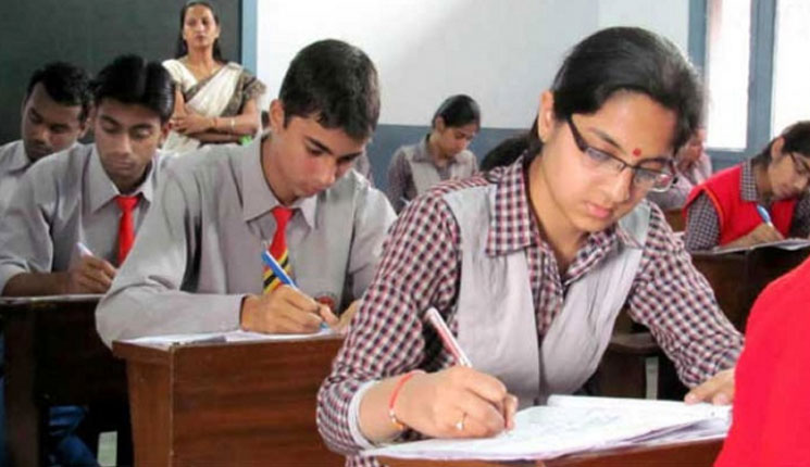 পরীক্ষার খাতায় ‘খেলা হবে’ লিখলেই পরীক্ষা বাতিল