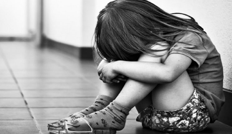 নির্জনে নিয়ে শিক্ষকের ধর্ষণচেষ্টা, বাড়ি ফিরে মাকে জানালো ৬ বছরের মেয়ে