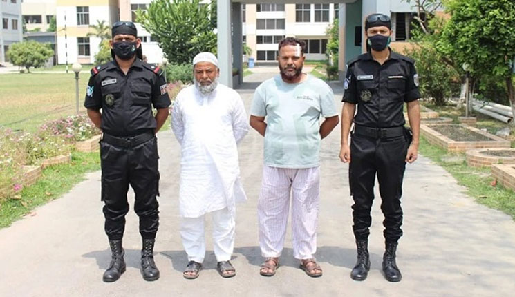 পায়ে ধরেও রক্ষা করতে পারেননি স্ত্রী, স্বামীকে রড দিয়ে পিটিয়ে হত্যা