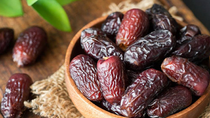 খেজুর খেয়ে রোজা ভাঙছেন, শরীরে এতে কী হয় জানেন কি?