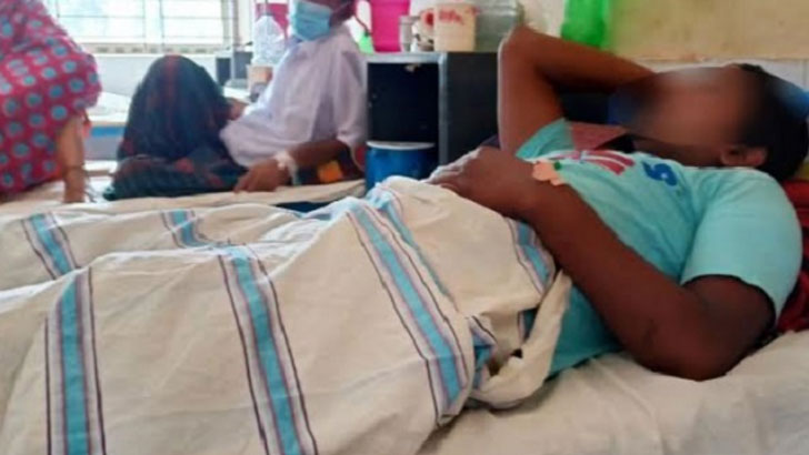 মেয়েদের মতো কথা বলায় কিশোরের পুরুষাঙ্গ কেটে দিলো তৃতীয় লিঙ্গের সদস্যরা