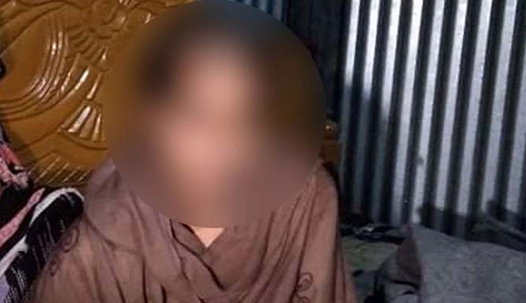 খাবারে চুল পাওয়ায় স্ত্রীর মাথা ন্যাড়া করলেন স্বামী, থানায় মামলা